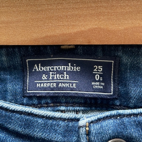 Abercrombie & Fitch Ripped Jeans - Picture 2 of 7